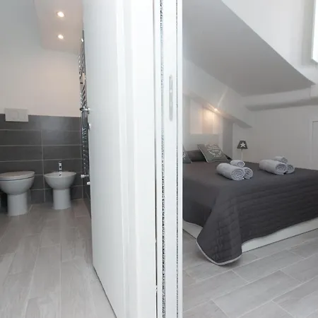 Amazing And New Penthouse In City Center Milan Exterior photo